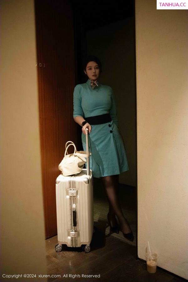 [XiuRen]高清写真图 2024.12.17 No.9609 樱桃小犊子 黑丝美臀